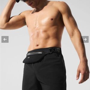 Alo 7" Repetition Short , Black NEW! ✨